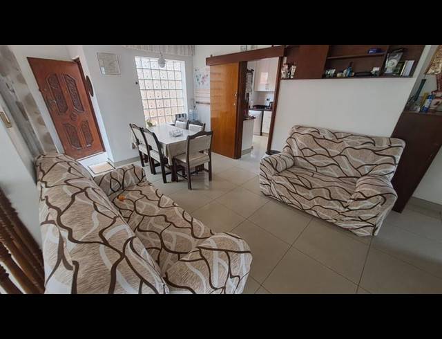 5 BEDROOM HOUSE FOR SALE IN OVERPORT